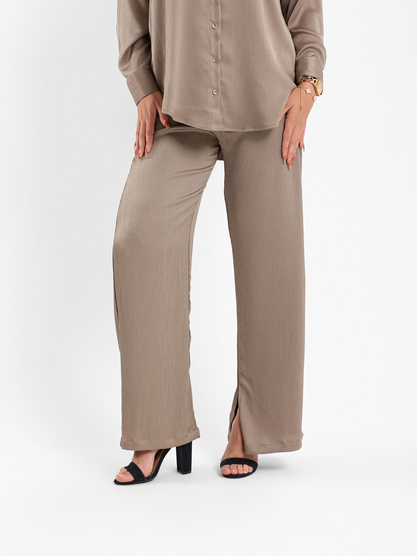Wrinkled Pants with Slit Hem