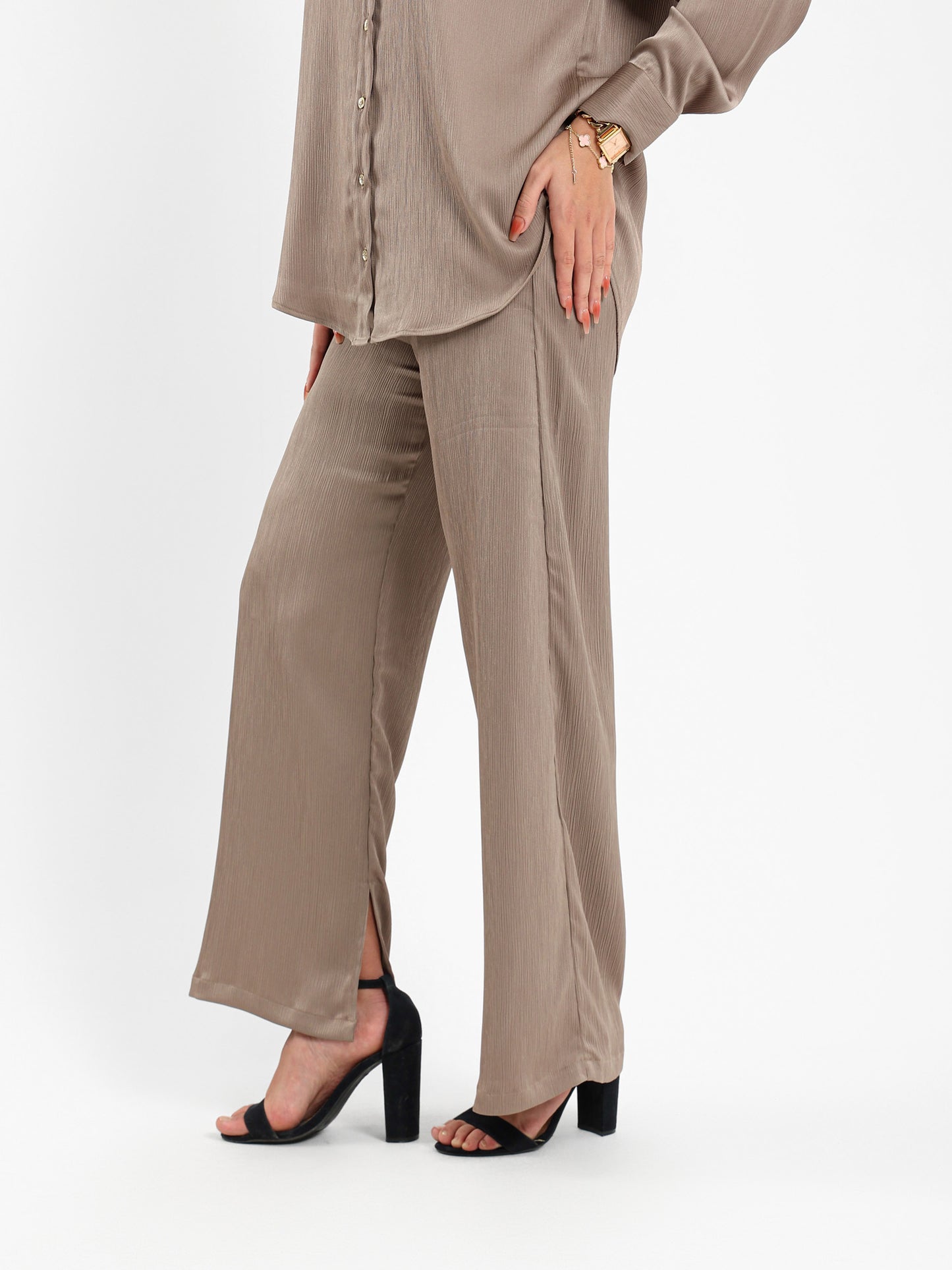 Wrinkled Pants with Slit Hem