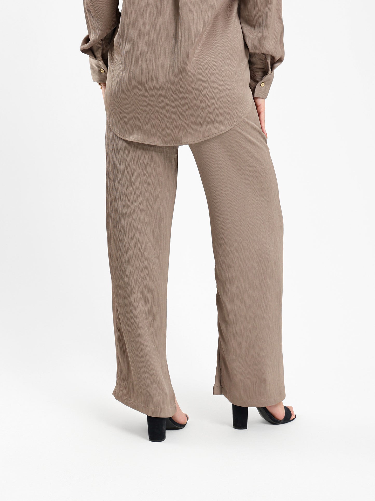 Wrinkled Pants with Slit Hem