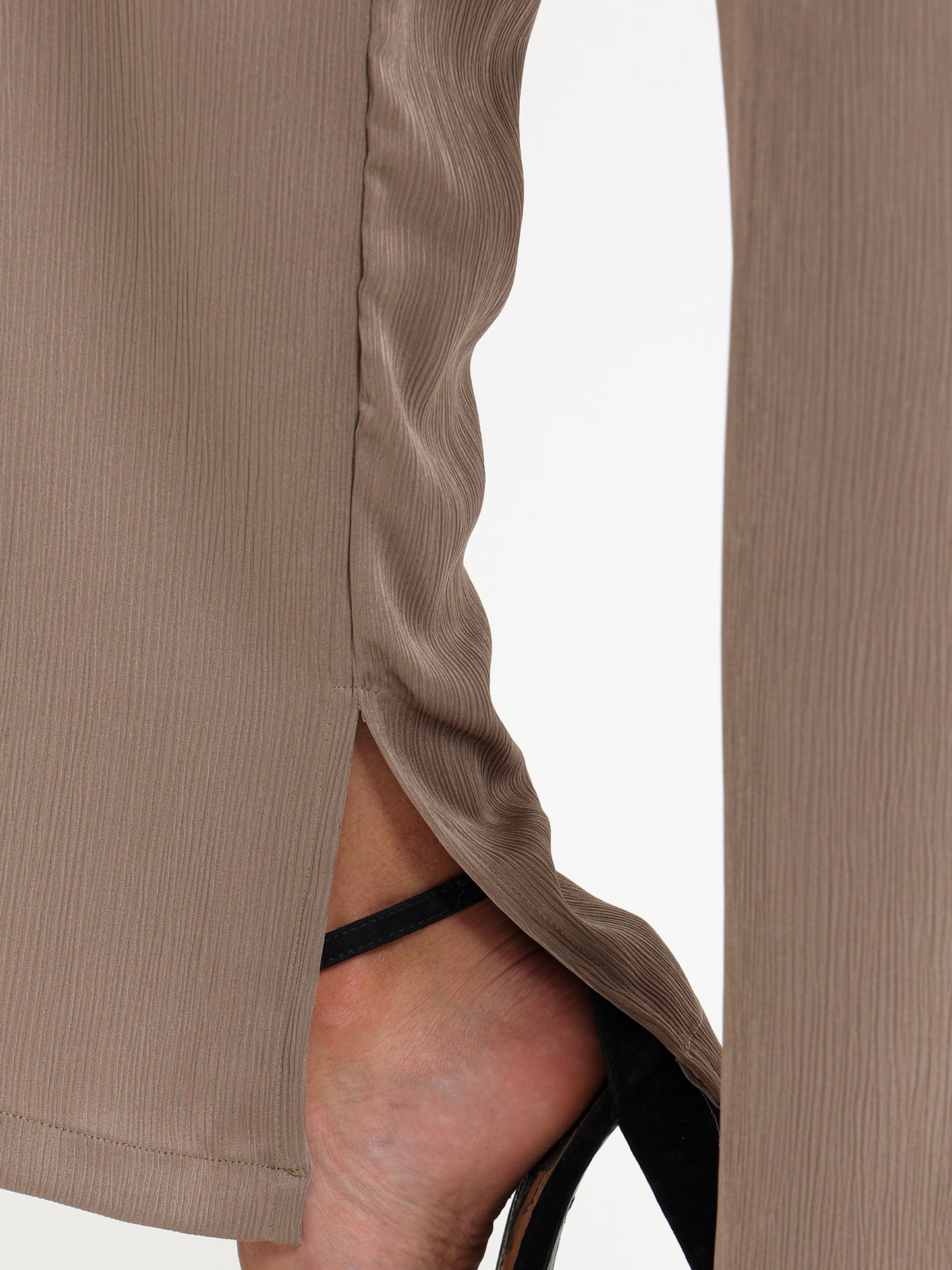 Wrinkled Pants with Slit Hem