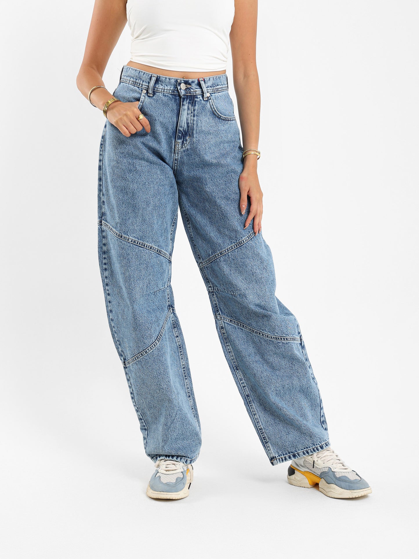Balloon Fit Jeans with Seam Details