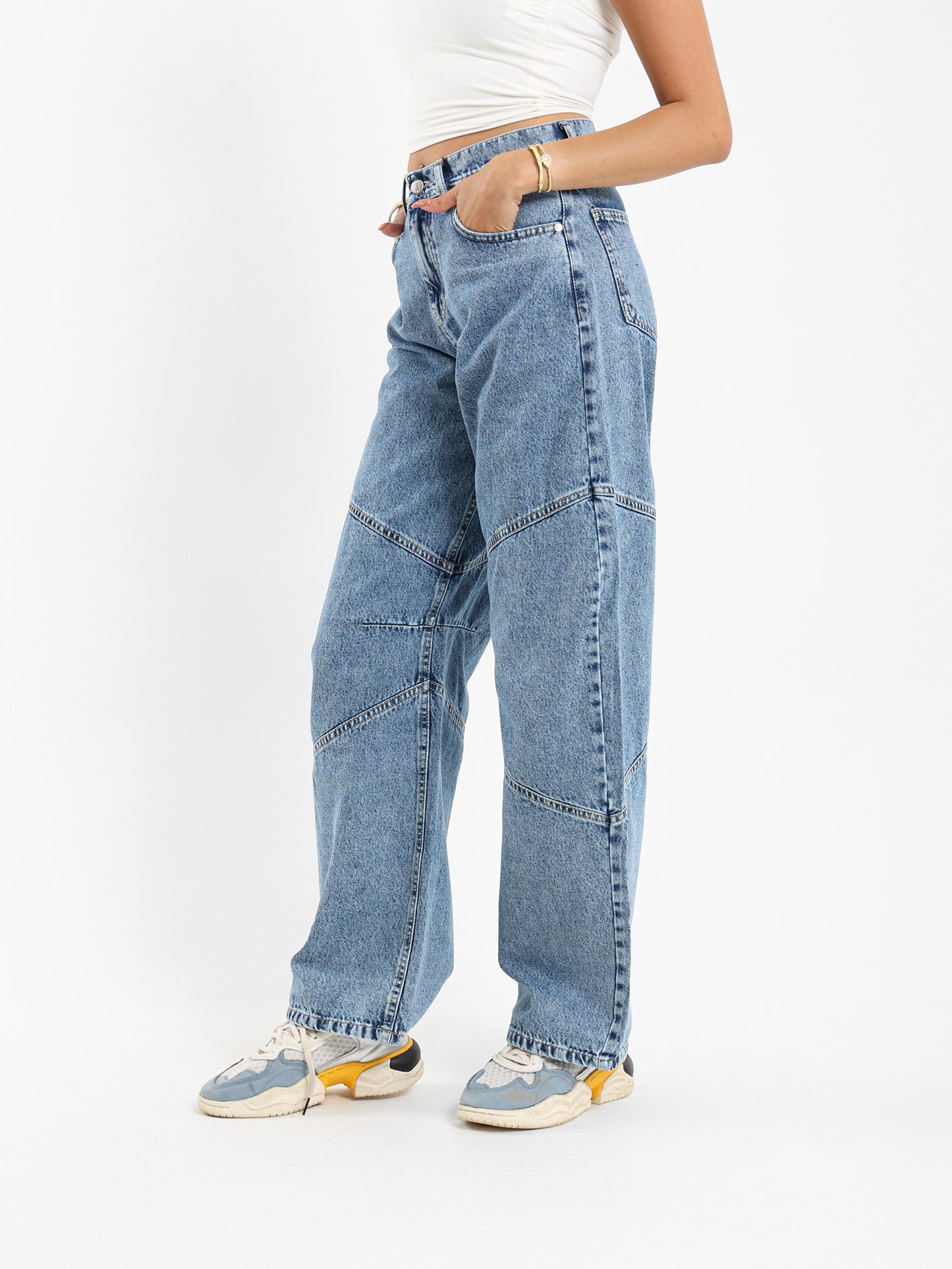 Balloon Fit Jeans with Seam Details