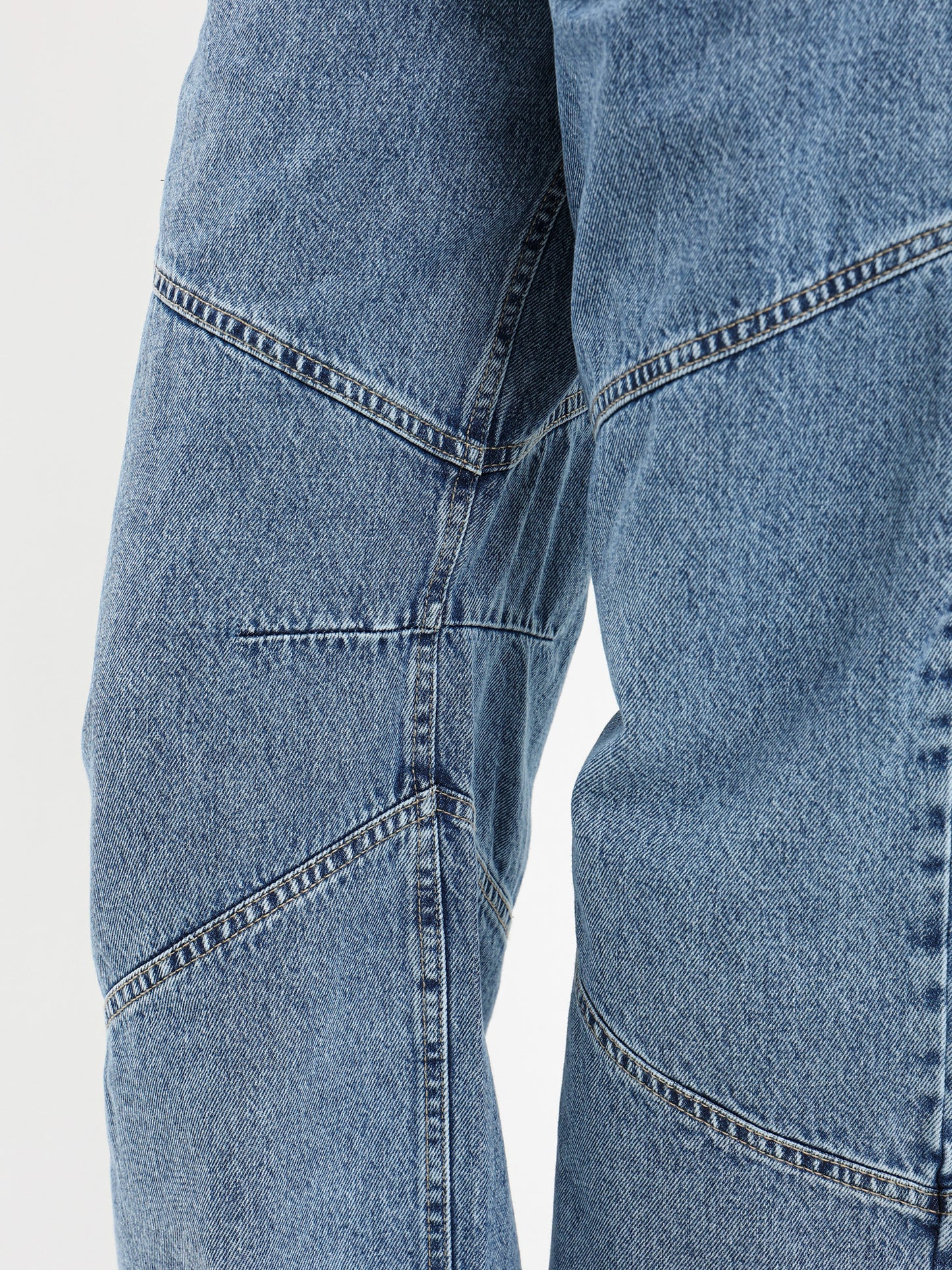 Balloon Fit Jeans with Seam Details