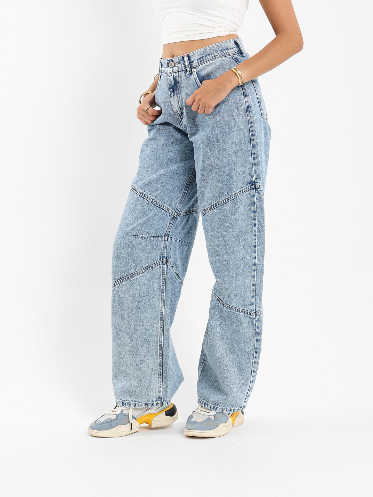 Balloon Fit Jeans with Seam Details