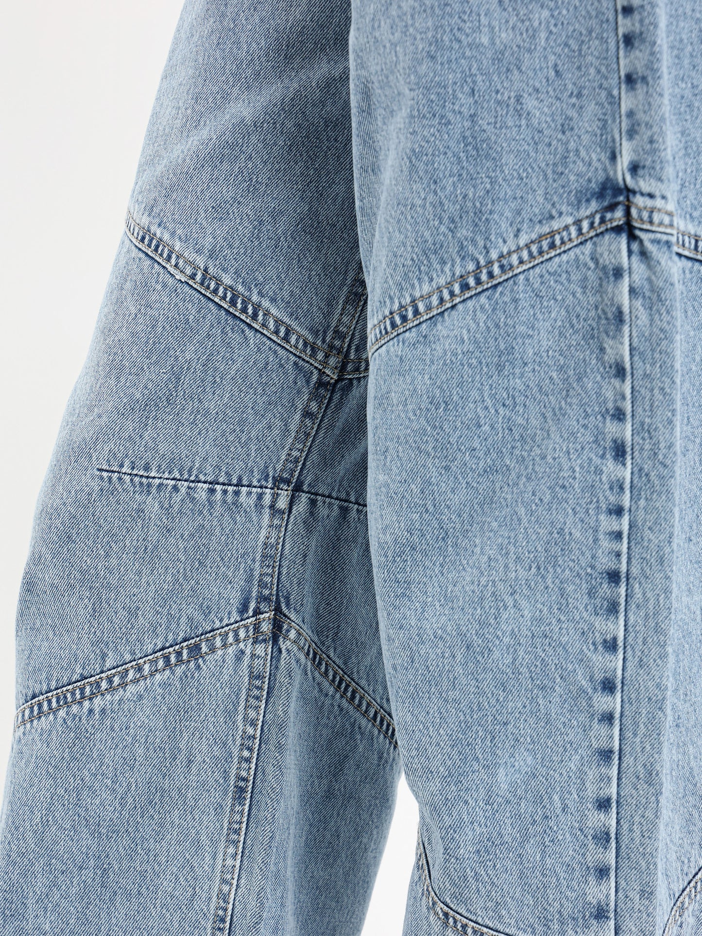 Balloon Fit Jeans with Seam Details