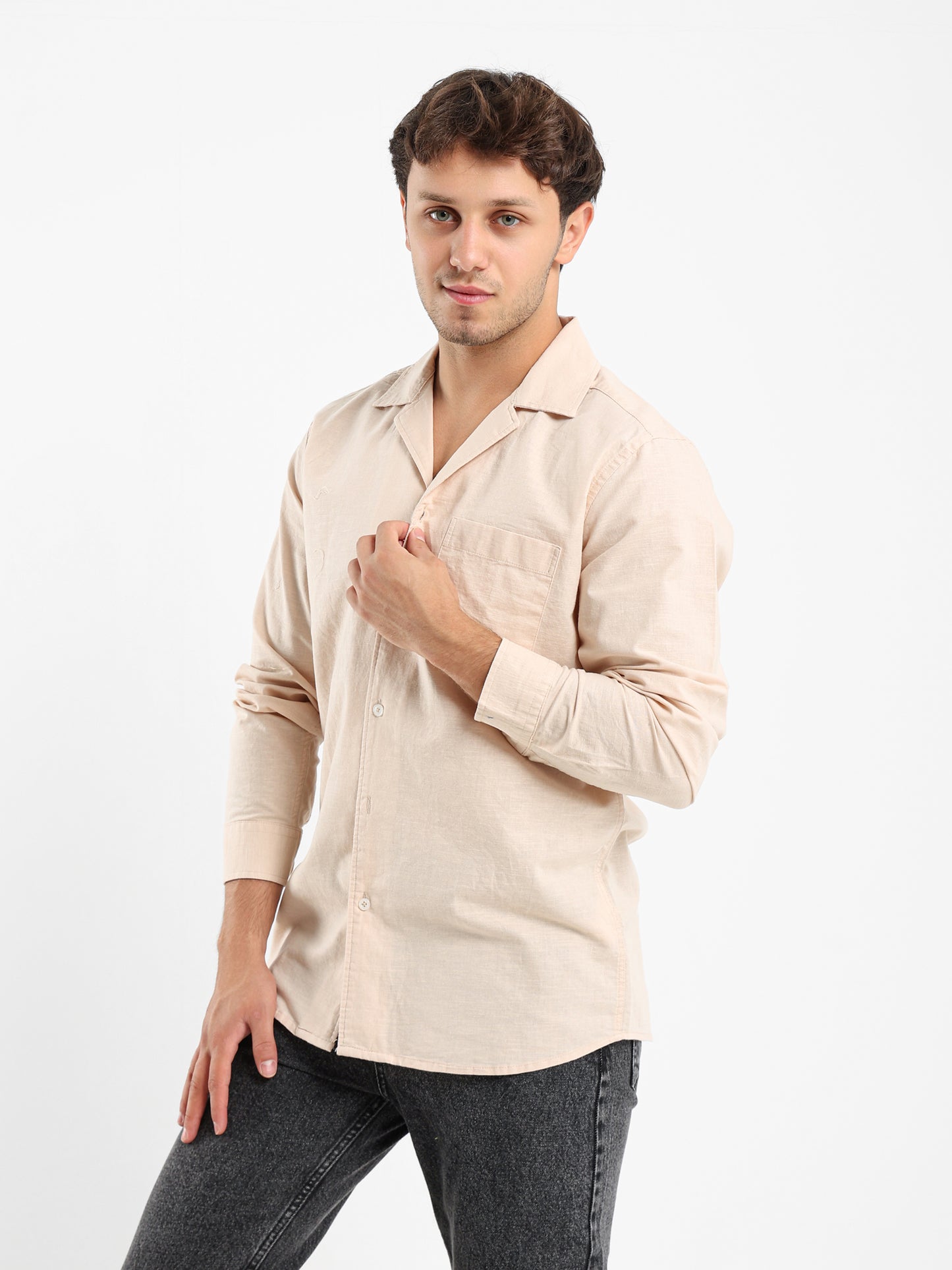 Relaxed Linen Shirt with Contrast Collar