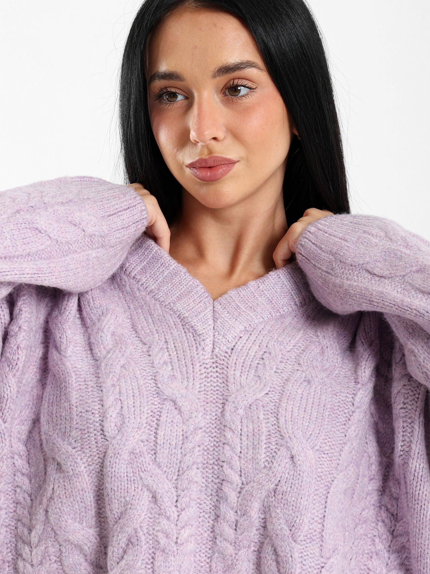 Cropped V-Neck Cable Knit Pullover