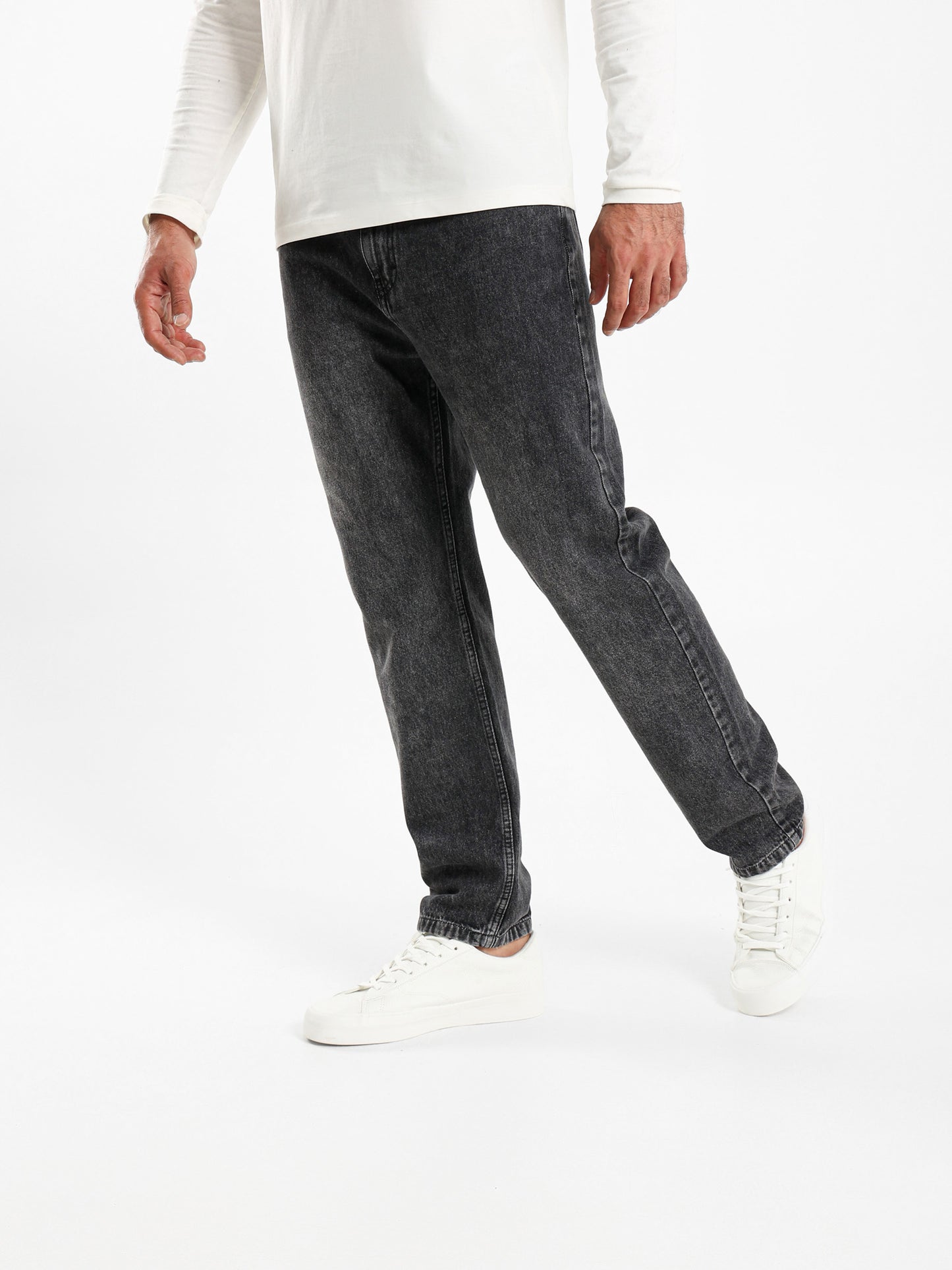 Rigid Denim Carrot Fit Jeans