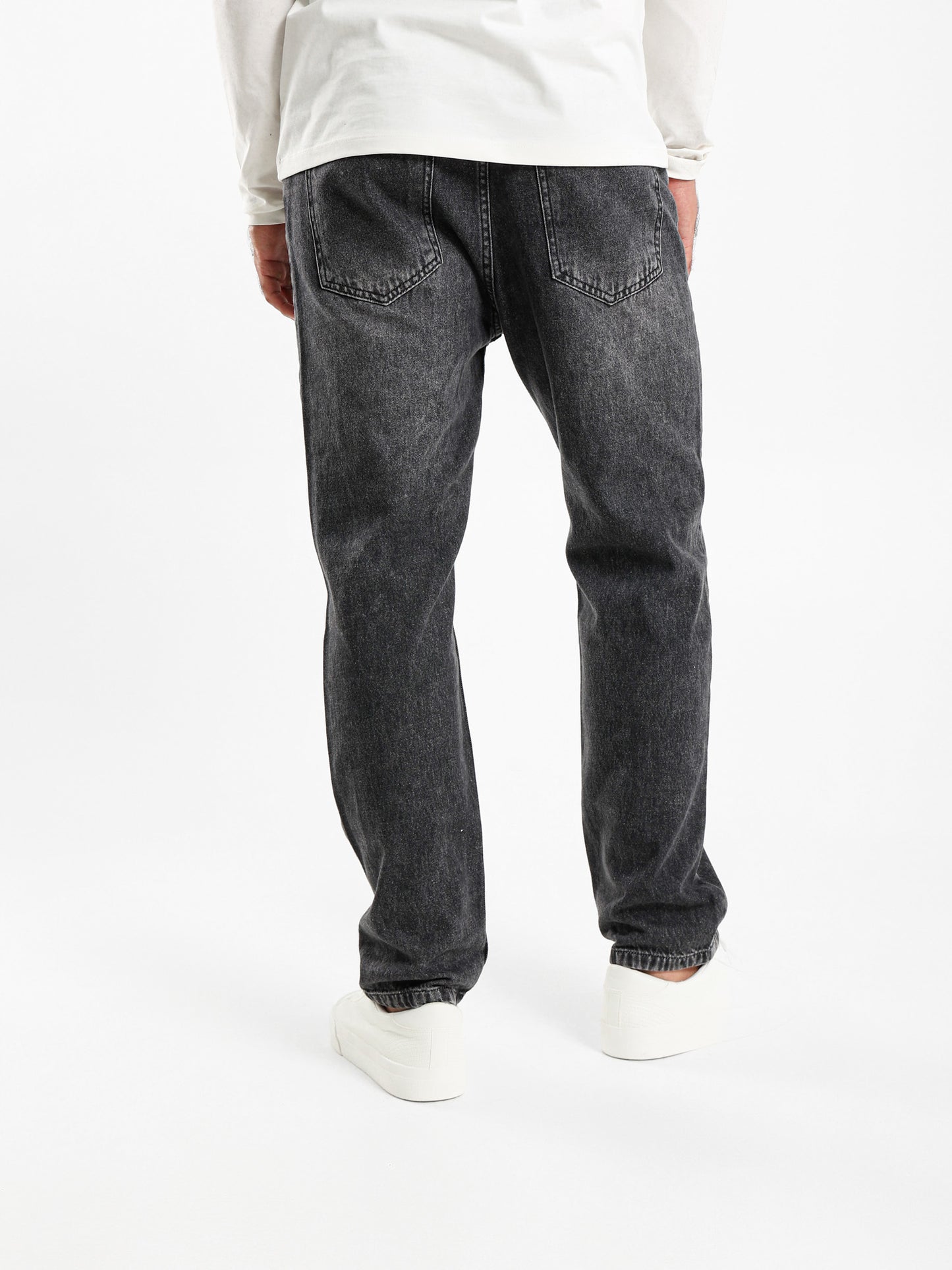 Rigid Denim Carrot Fit Jeans