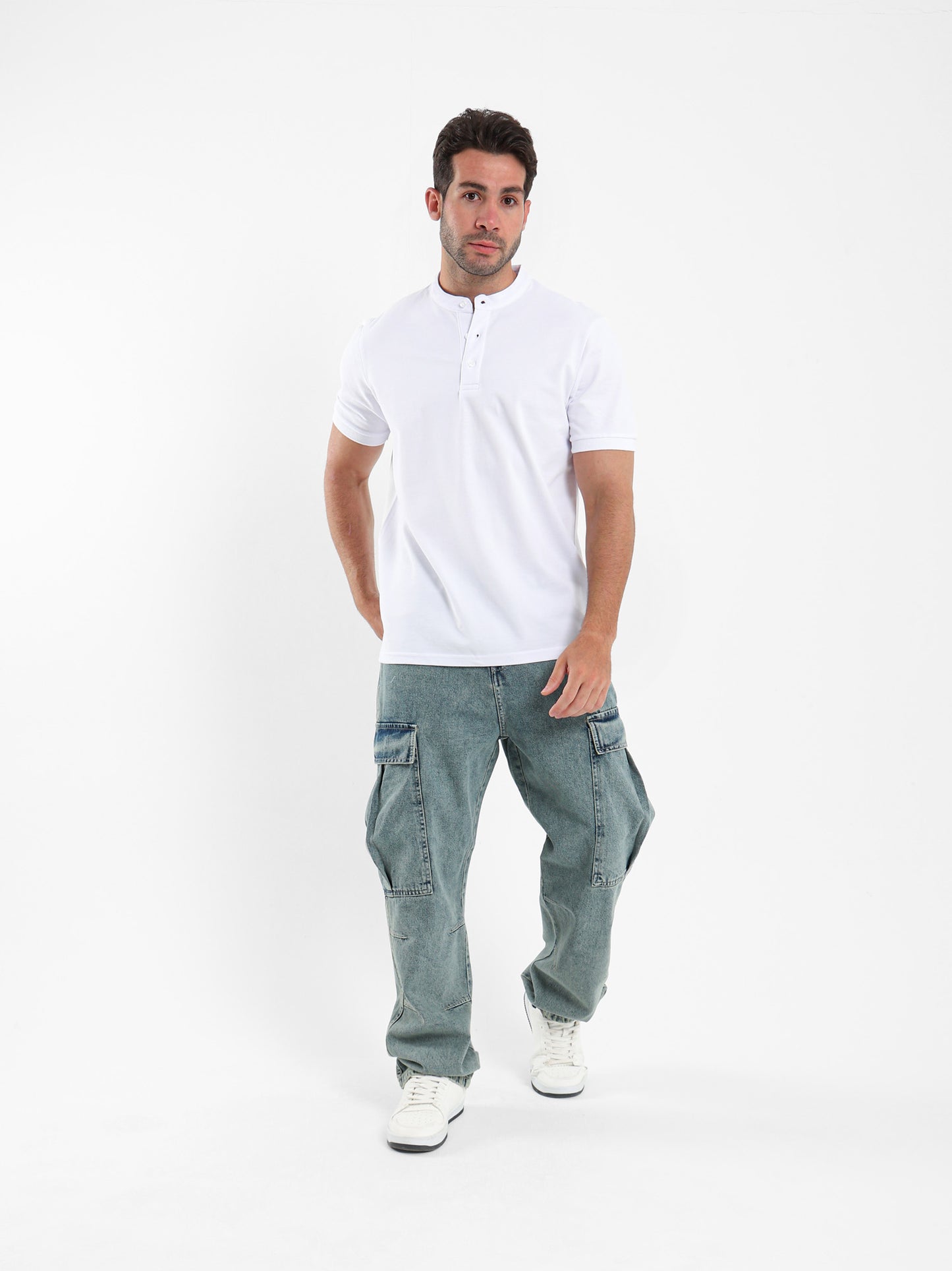 Baggy Fit Cargo Jeans