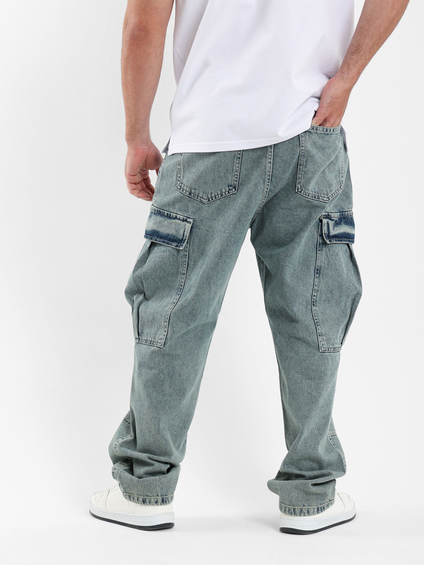 Baggy Fit Cargo Jeans