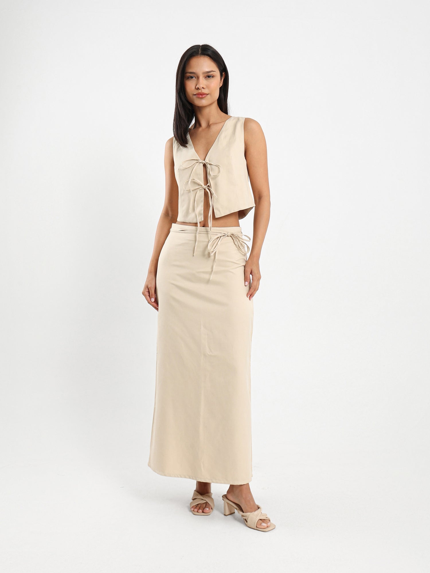 Bow-Tie Front Sleeveless Top