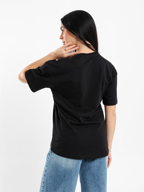 تي شيرت فضفاض بقصة غير متماثلة