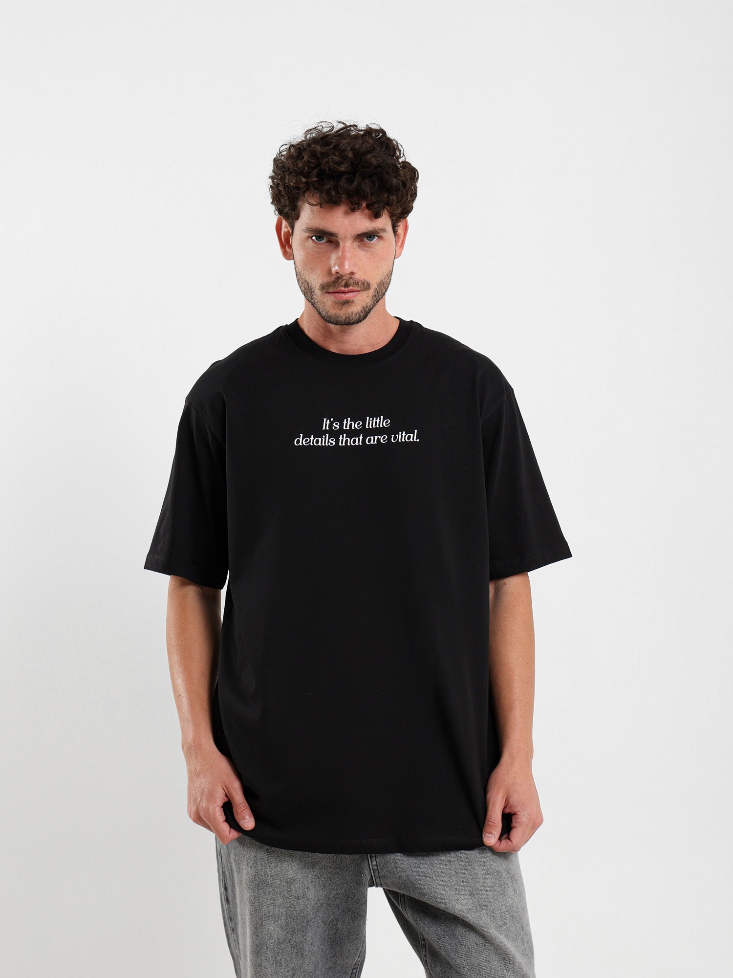 Relaxed Round Neck Tee