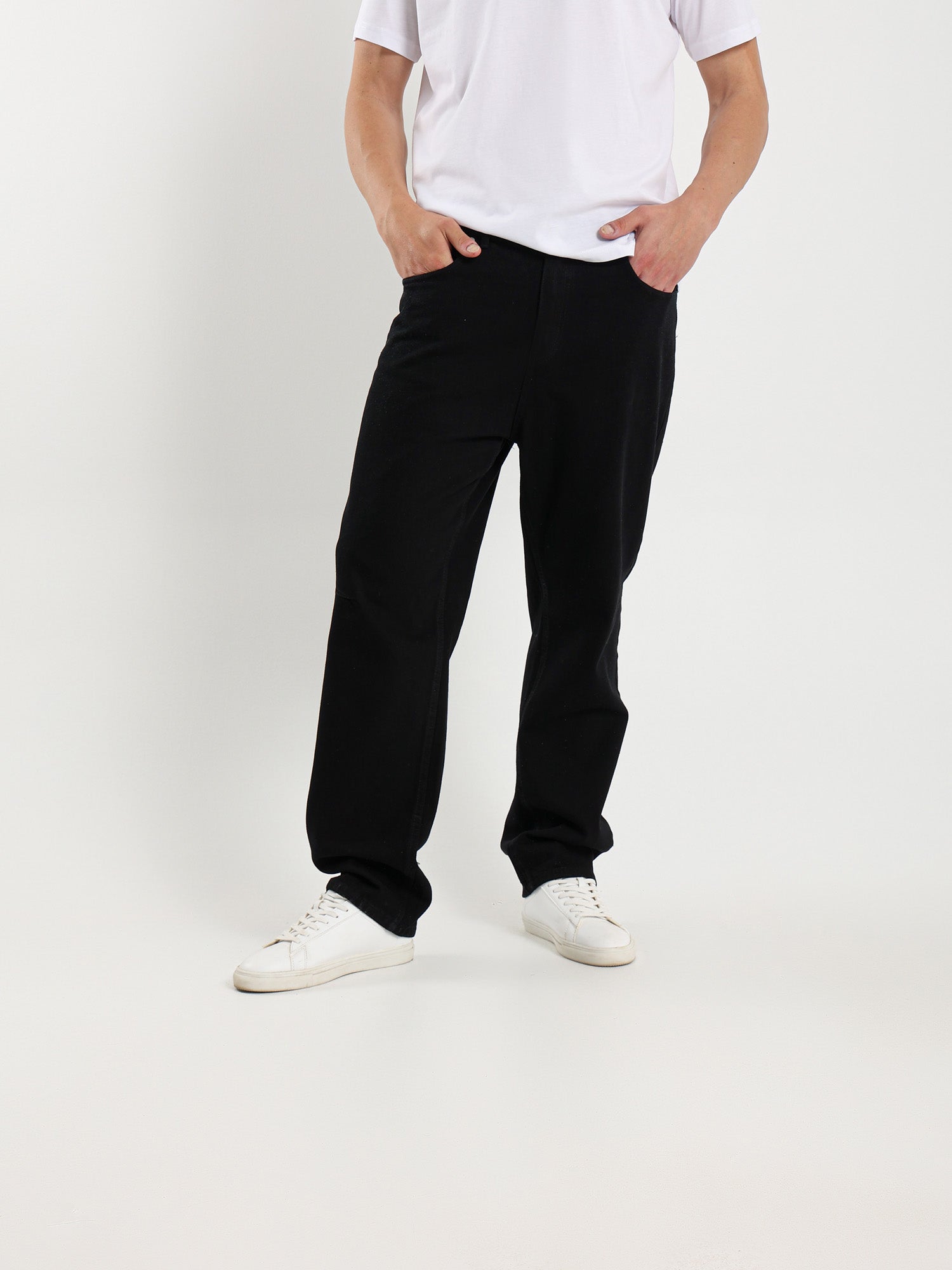 Relaxed Wide Leg Jeans
