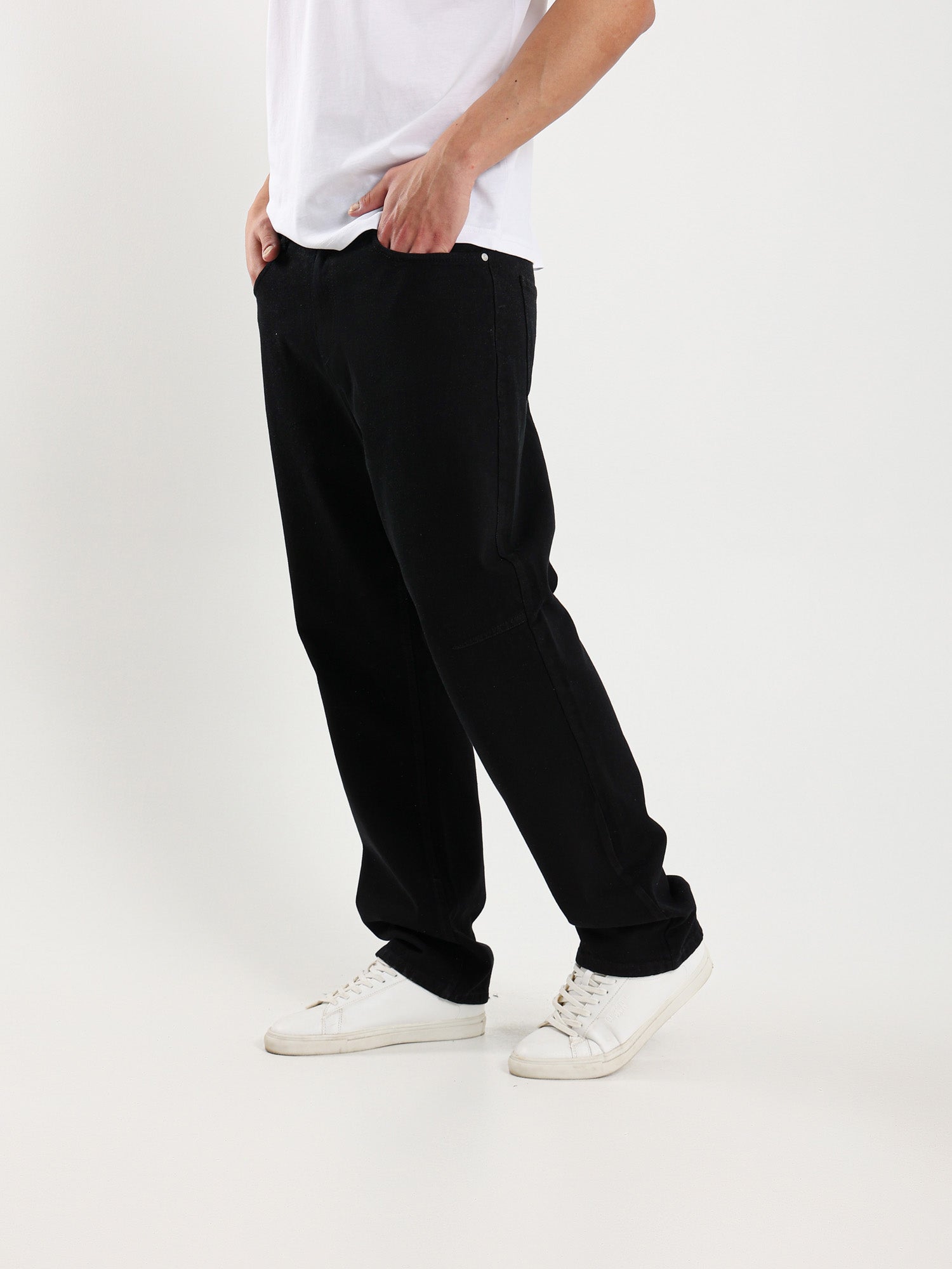 Relaxed Wide Leg Jeans