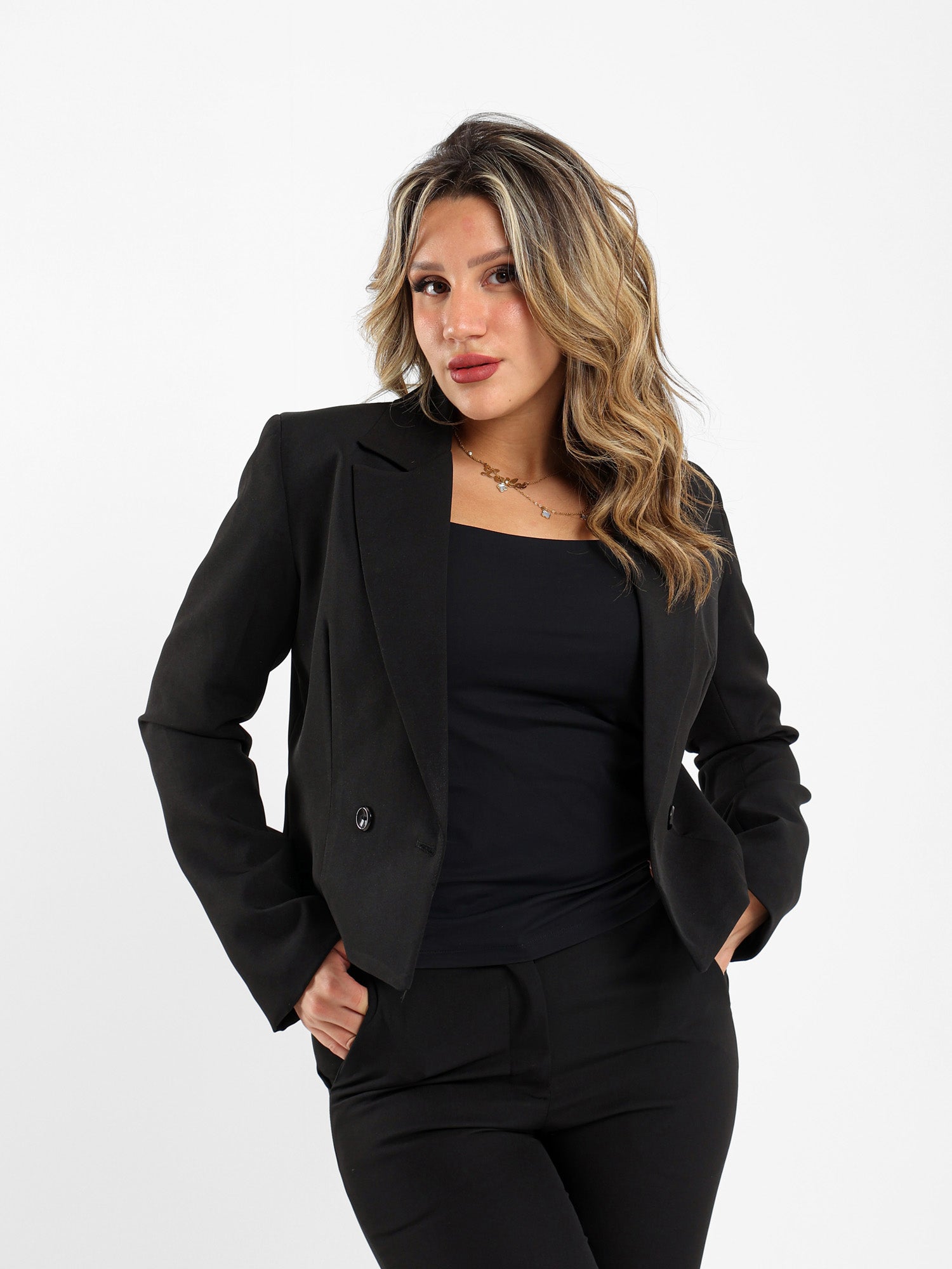 بليزر بياقة مسننة