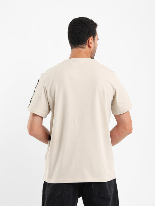 تيشيرت بأكمام نصفية وقصة مستديرة وطبعة موضعية