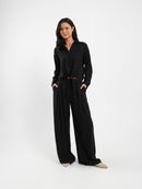 قميص بأكمام طويلة من الكتان برباط أمامي