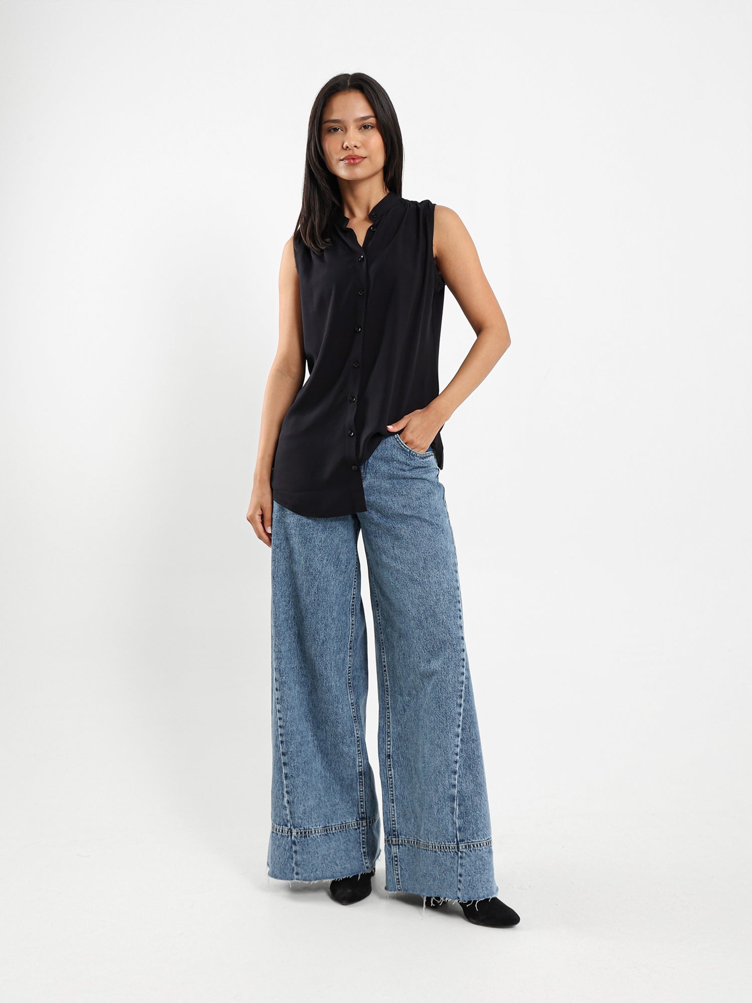 Sleeveless Viscose Blouse