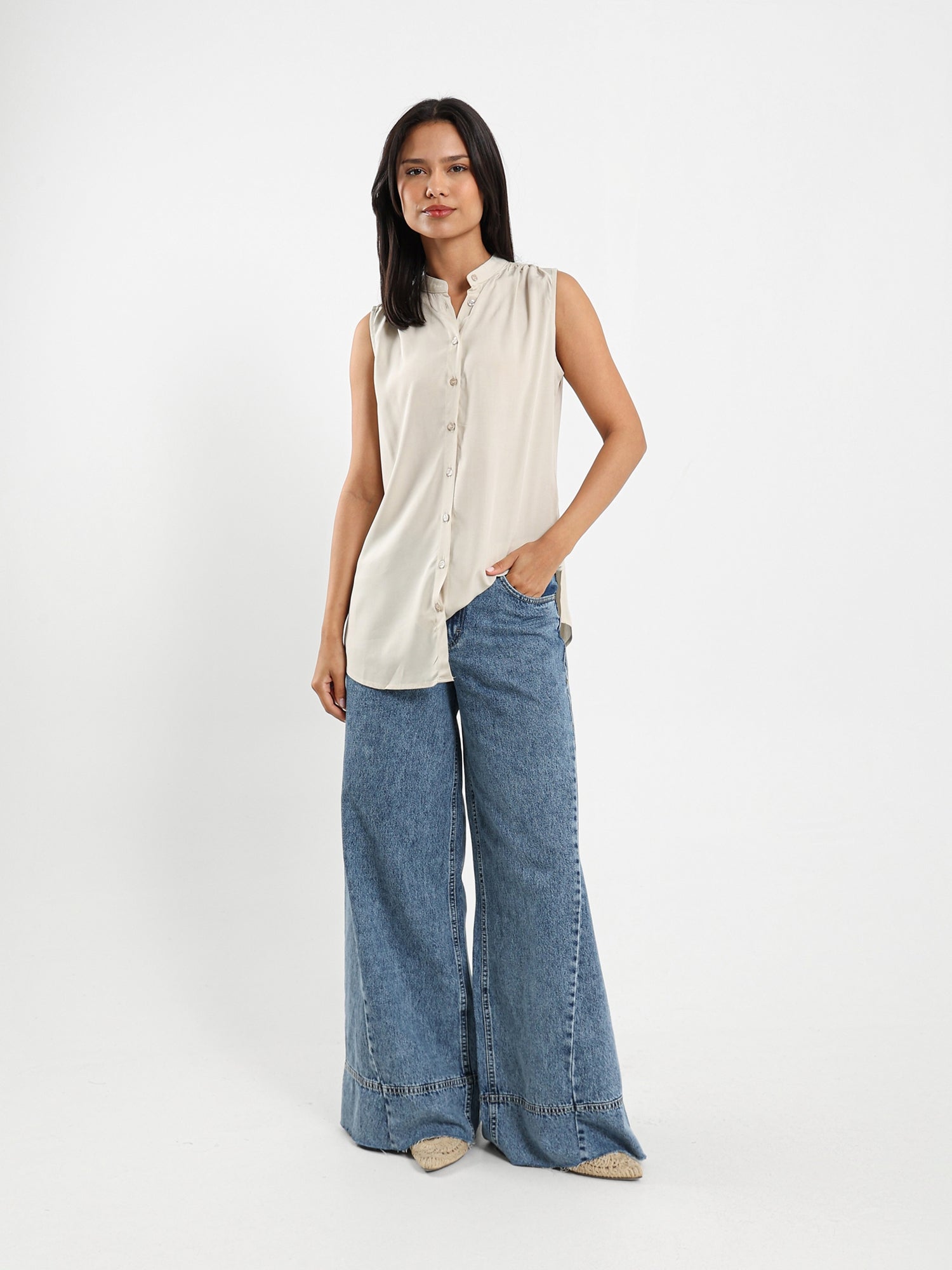 Sleeveless Viscose Blouse