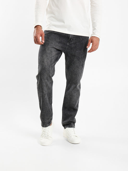 Rigid Denim Carrot Fit Jeans