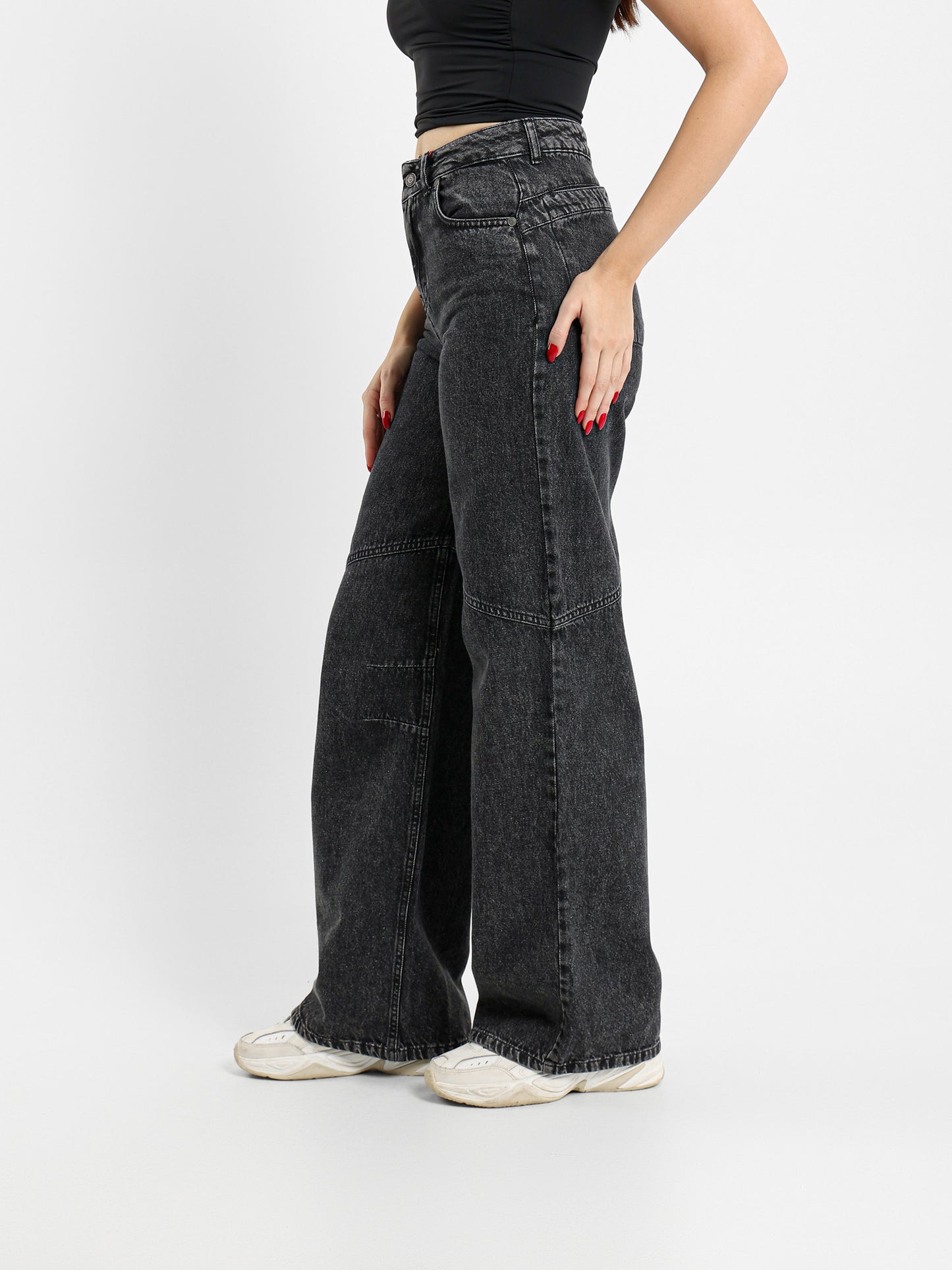 Low-Waist Baggy Jeans